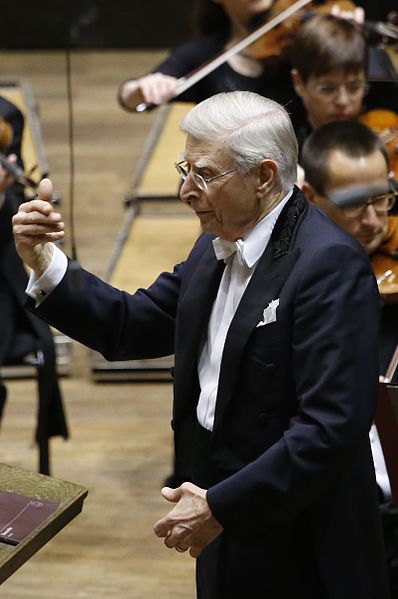 398px-herbert_blomstedt_in_leipziger_gewandhaus_at_17th_december_2015